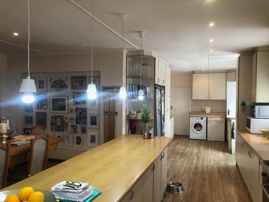 4 Bedroom Property for Sale in Westcliff Western Cape